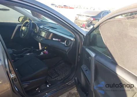 2015 Toyota Rav4 Xle z USA, uszkodzony, nr VIN JTMWFREV3FJ055837